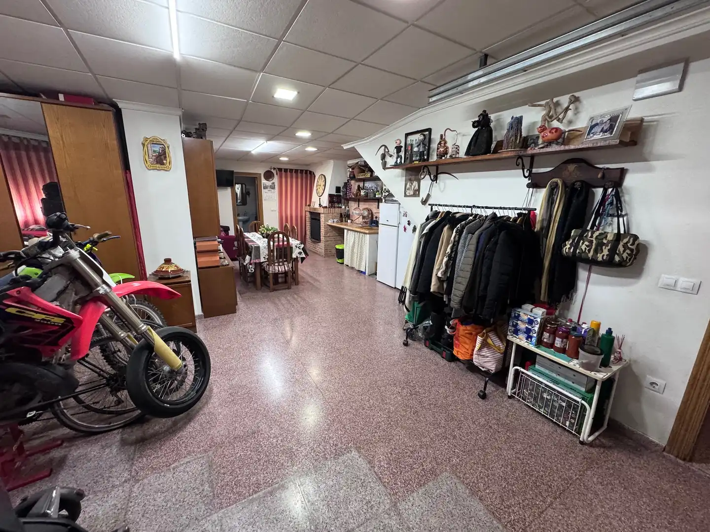 Einfamilien-Reihenhaus zum Verkauf in Villena mit Heizung, Terrasse und Abstellraum