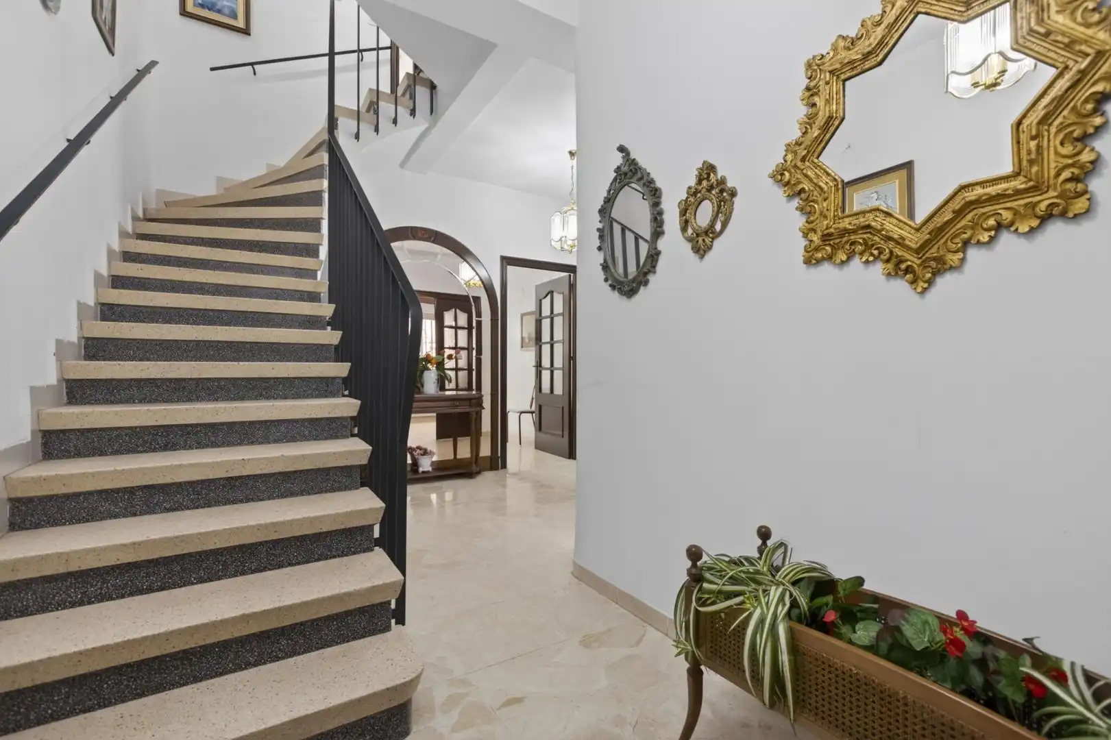 Houses for sale in Sevilla  with Air Conditioner, Terrace and Balcony