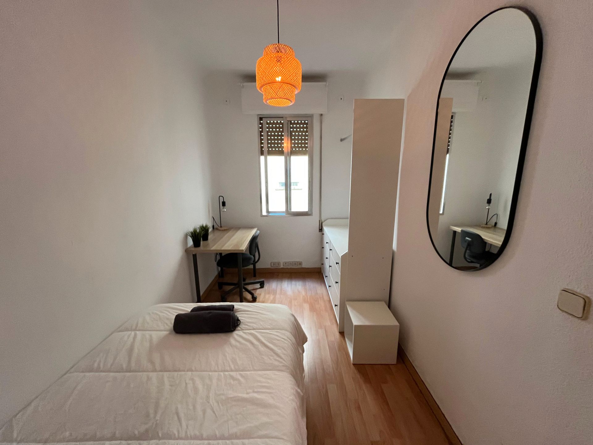 Bedroom of Flat to share in  Madrid Capital  with Heating, Furnished and Oven