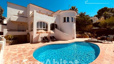 PRECIOSO CHALET CON PISCINA, 3 TERRAZAS, GARAJE Y LICENCIA TURÍSTICA