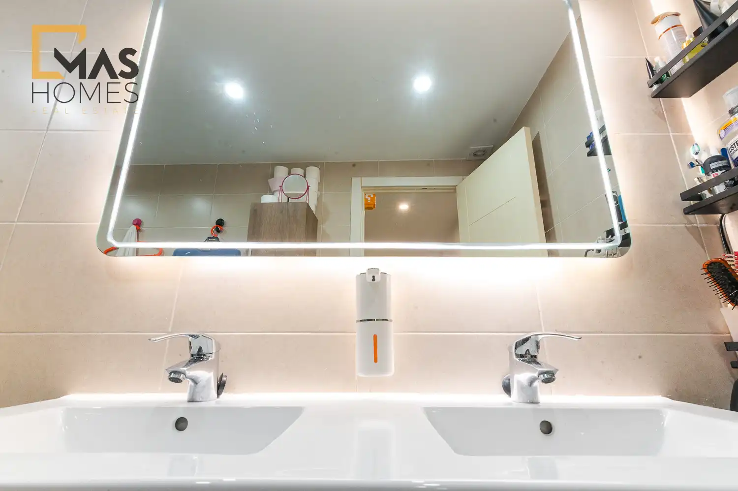 Badezimmer von Erdgeschoss zum Verkauf in Martorell mit Balkon