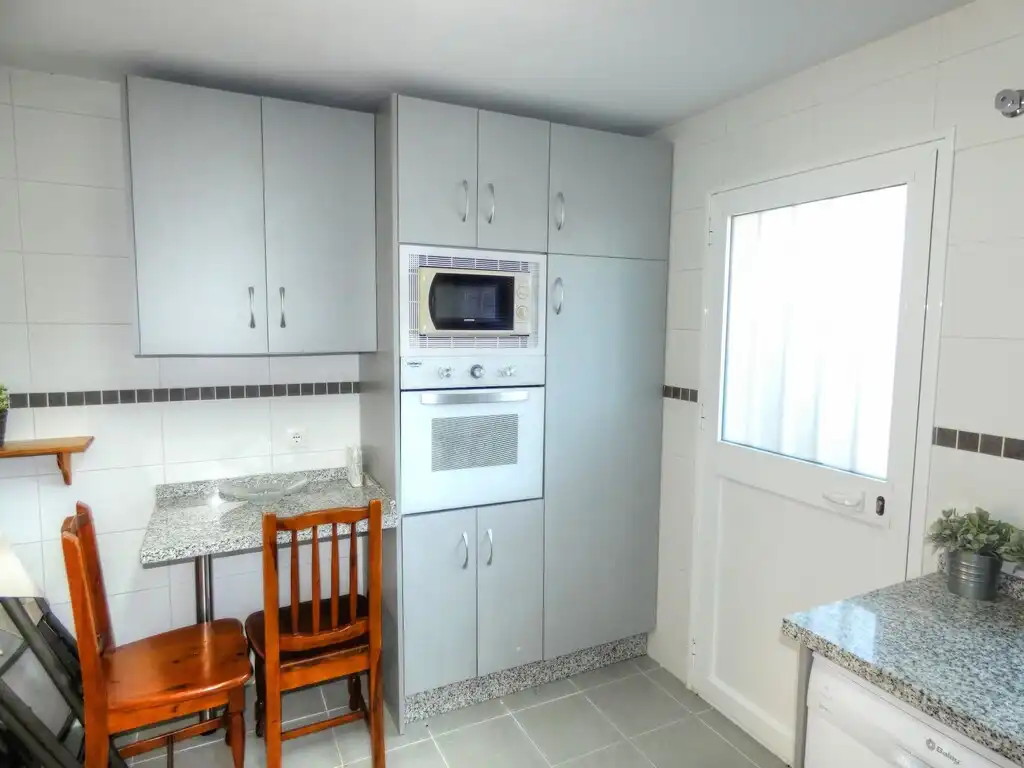 Cocina de Casa adosada de alquiler en Vélez-Málaga con Aire acondicionado, Terraza y Piscina