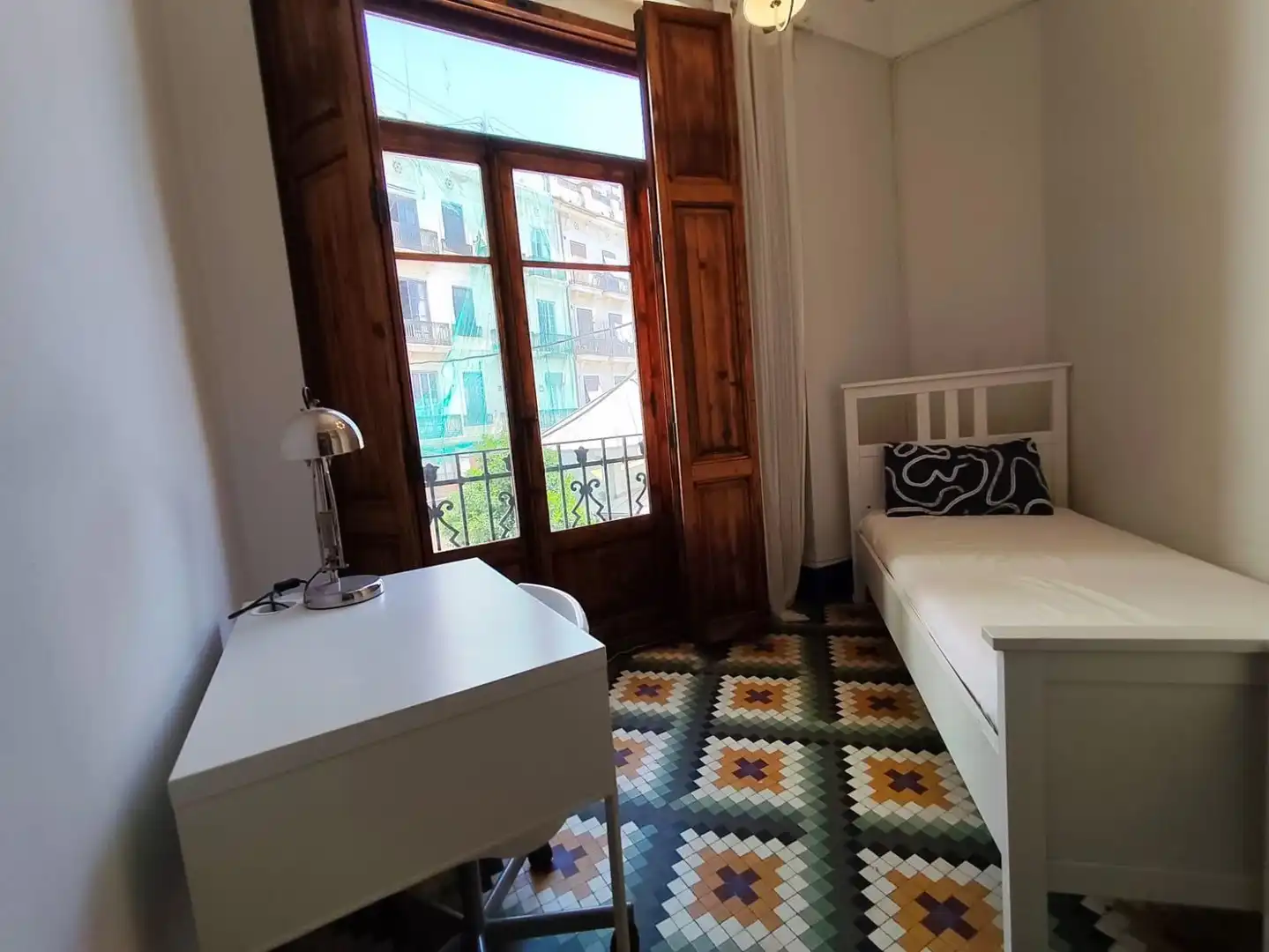 Schlafzimmer von Wohnung zur Miete in Valencia mit Klimaanlage, Heizung und Möbliert