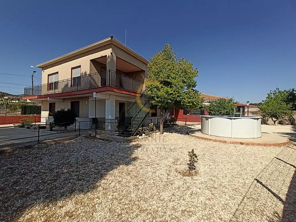 Villa avec terrasse à vendre à Monóvar  / Monòver