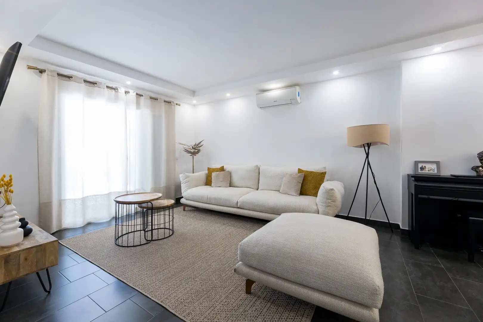 Sala de estar de Casa adosada en venta en  Palma de Mallorca con Aire acondicionado, Terraza y Horno