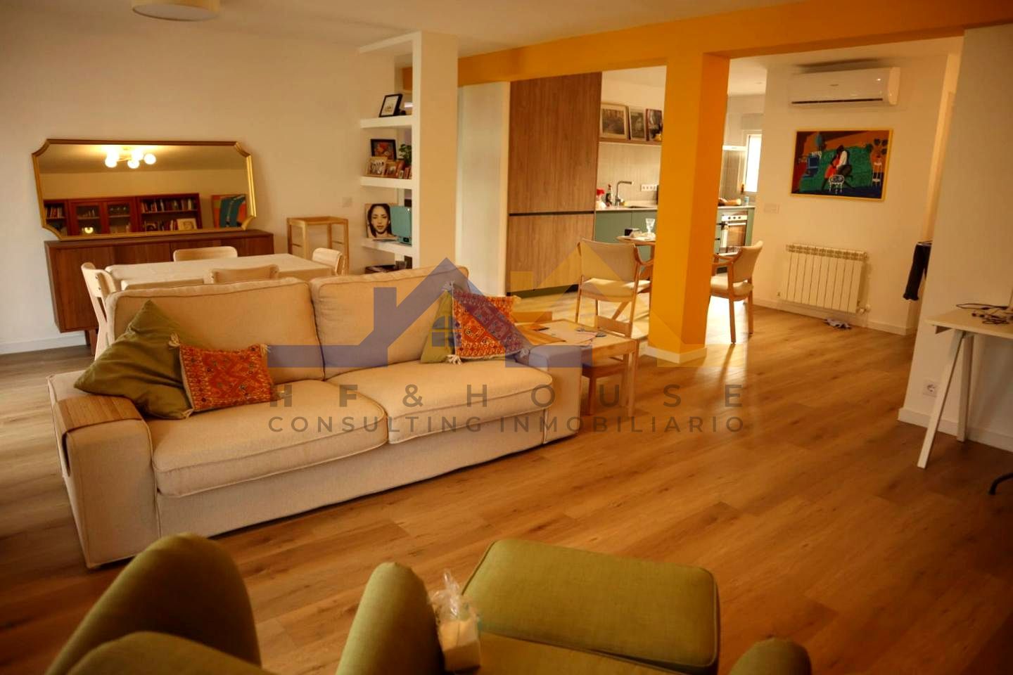 Living room of Flat for sale in  Madrid Capital  with Air Conditioner, Heating and Parquet flooring