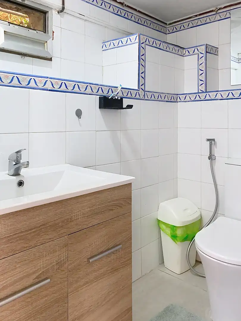 Bany de Casa adosada en venda en Estepona amb Aire condicionat, Jardí privat i Terrassa