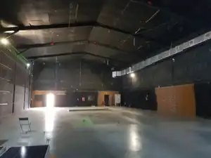 Nave industrial en alquiler en Urbanización Este - Montepríncipe