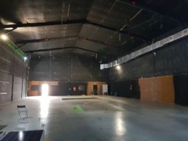 Nave industrial en alquiler en Urbanización Este - Montepríncipe