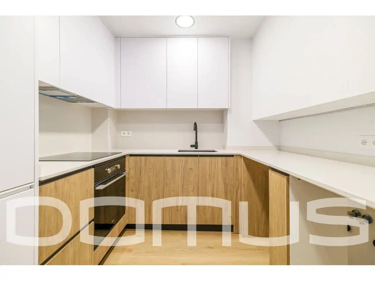Kitchen of Flat for sale in Sant Boi de Llobregat  with Air Conditioner, Heating and Storage room