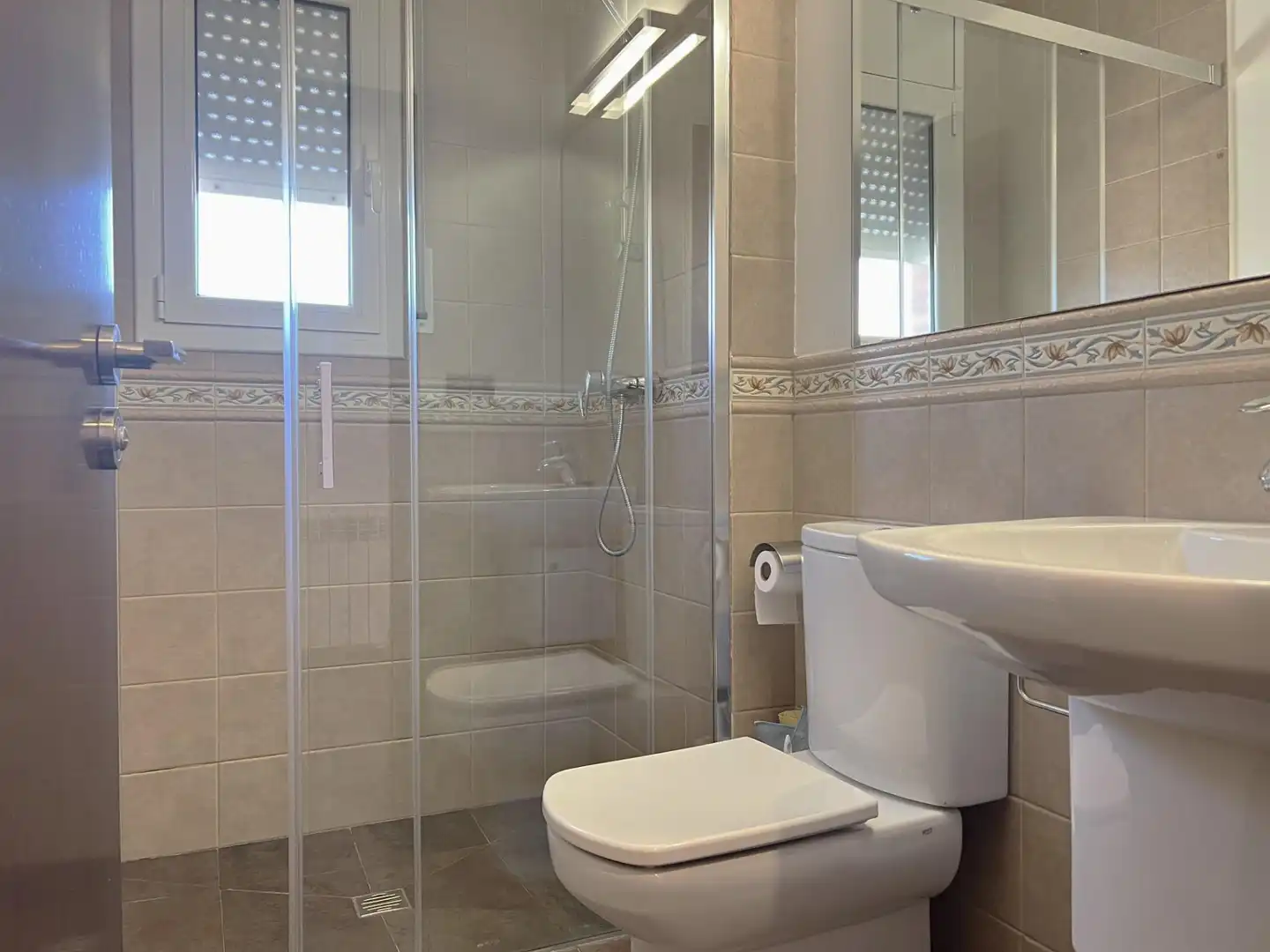 Bathroom of Houses for sale in Sant Pere Pescador  with Air Conditioner, Heating and Private garden