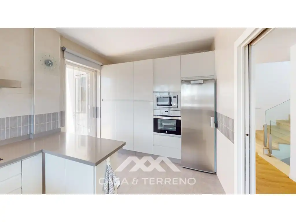 Cuina de Casa o xalet en venda en Vélez-Málaga amb Aire condicionat, Jardí privat i Terrassa