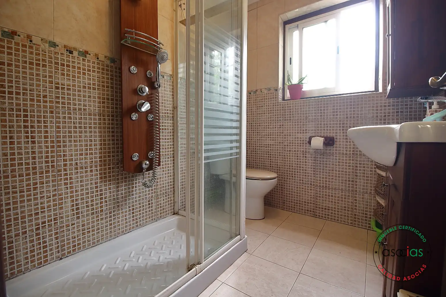 Baño de Casa adosada en venta en Siero con Calefacción, Jardín privado y Terraza