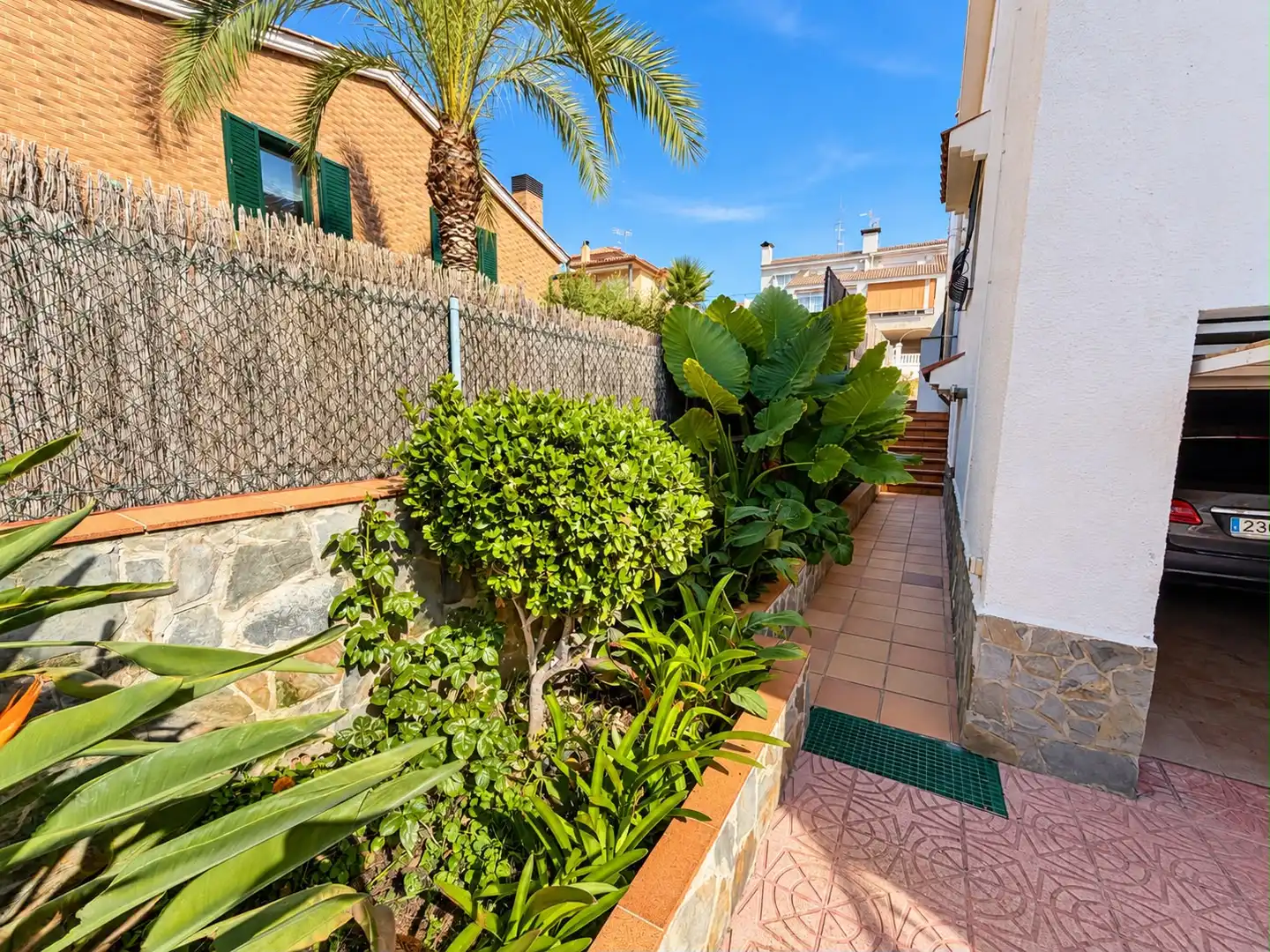 Jardí de Casa adosada en venda en Sant Pere de Ribes amb Calefacció, Terrassa i Piscina