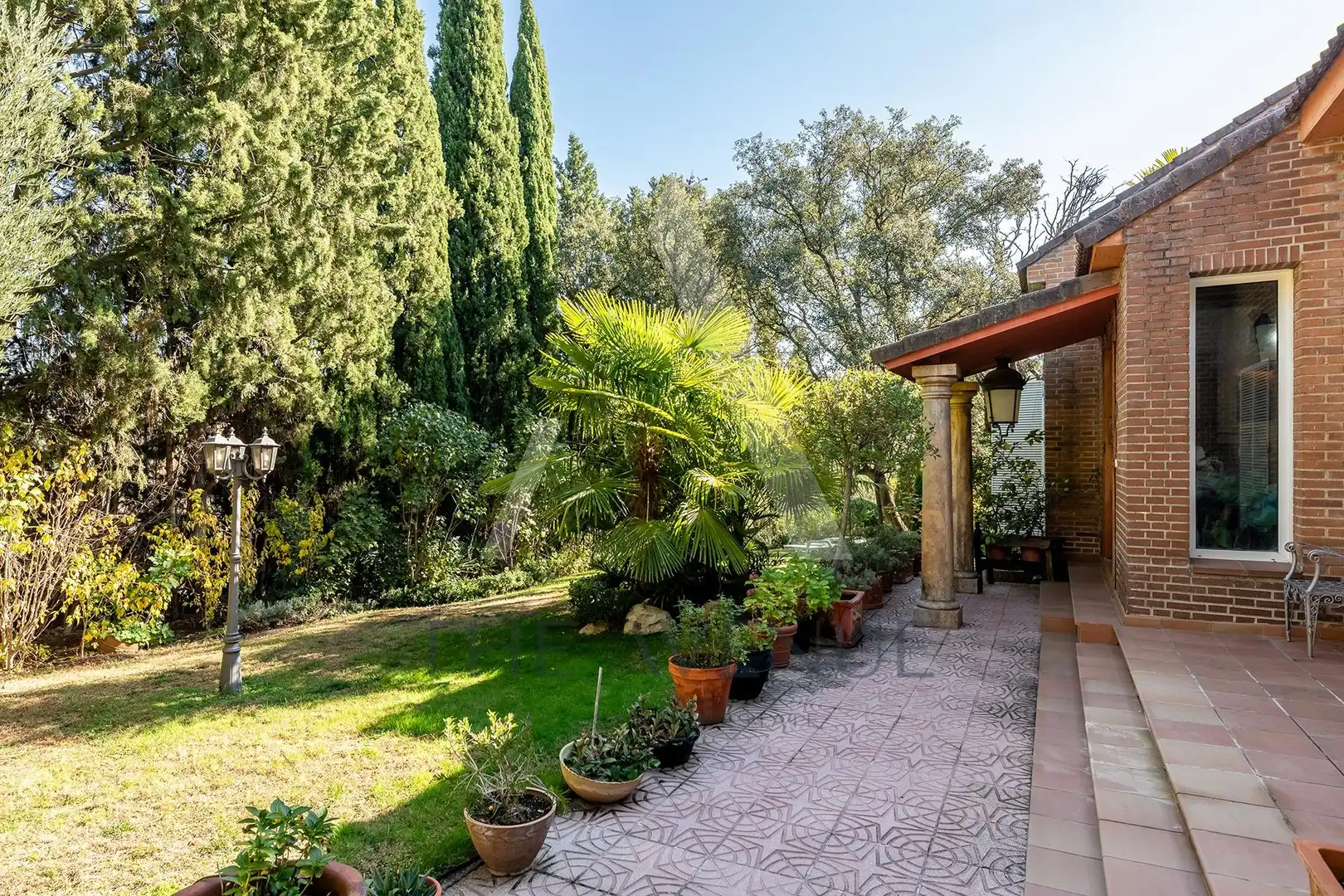 Jardí de Casa o xalet en venda en Las Rozas de Madrid amb Calefacció, Jardí privat i Parquet