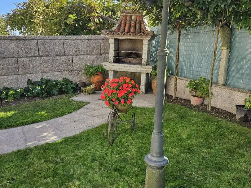Jardí de Casa o xalet en venda en Campo Lameiro amb Piscina