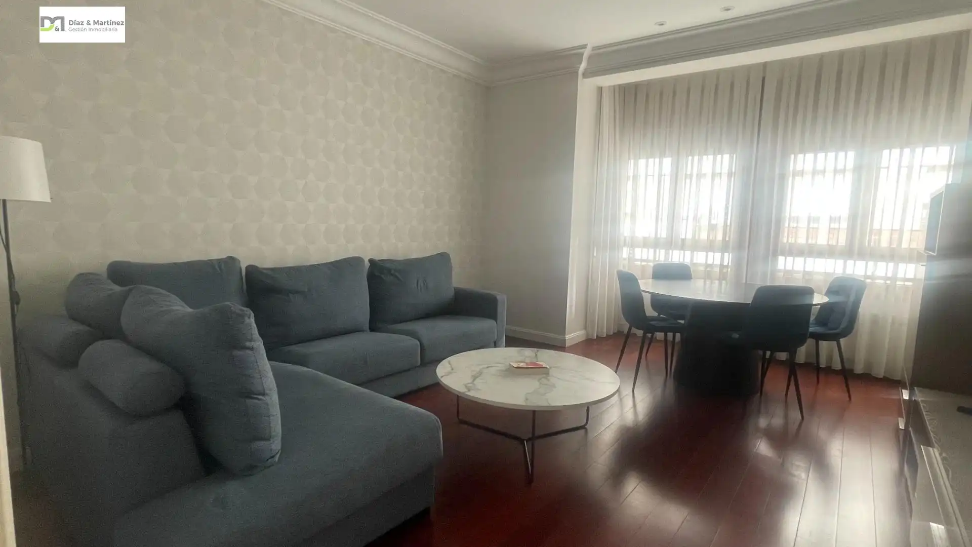 Sala de estar de Piso en venta en León Capital  con Calefacción, Trastero y Amueblado