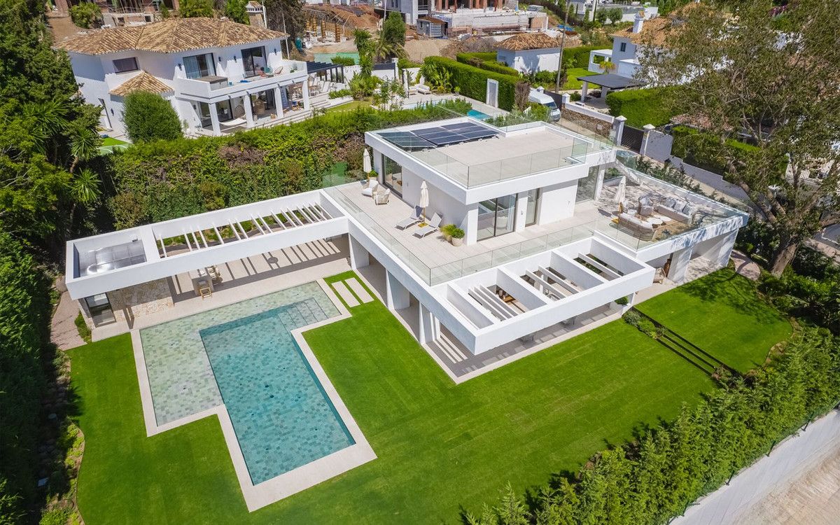 Exterior view of House or chalet for sale in Marbella  with Air Conditioner, Private garden and Terrace
