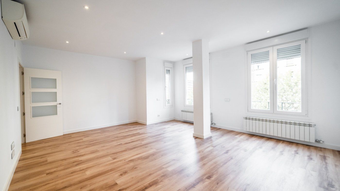 Living room of Flat for sale in  Zaragoza Capital  with Air Conditioner, Heating and Parquet flooring