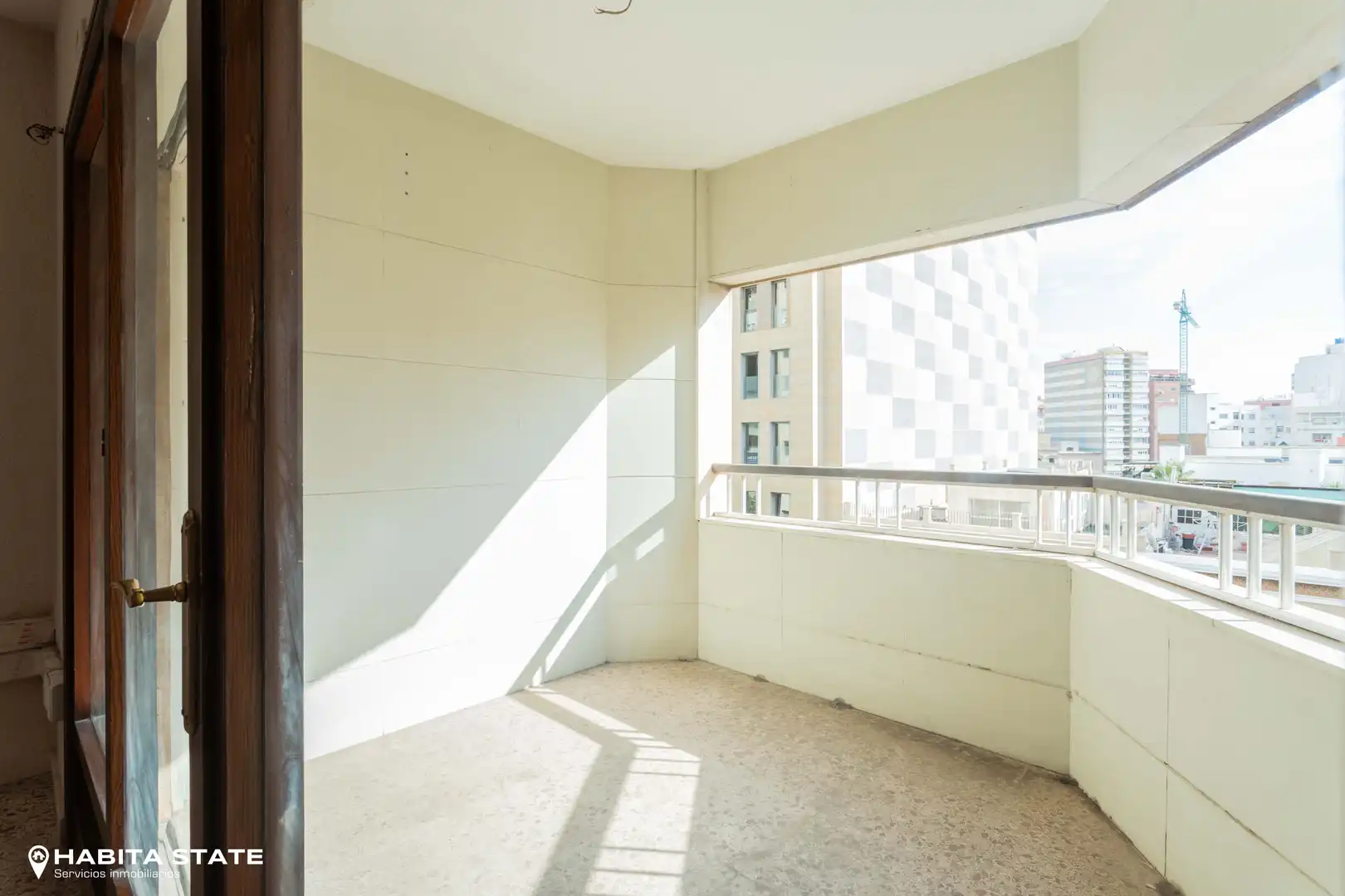 Habitación de Oficina de alquiler en Almería