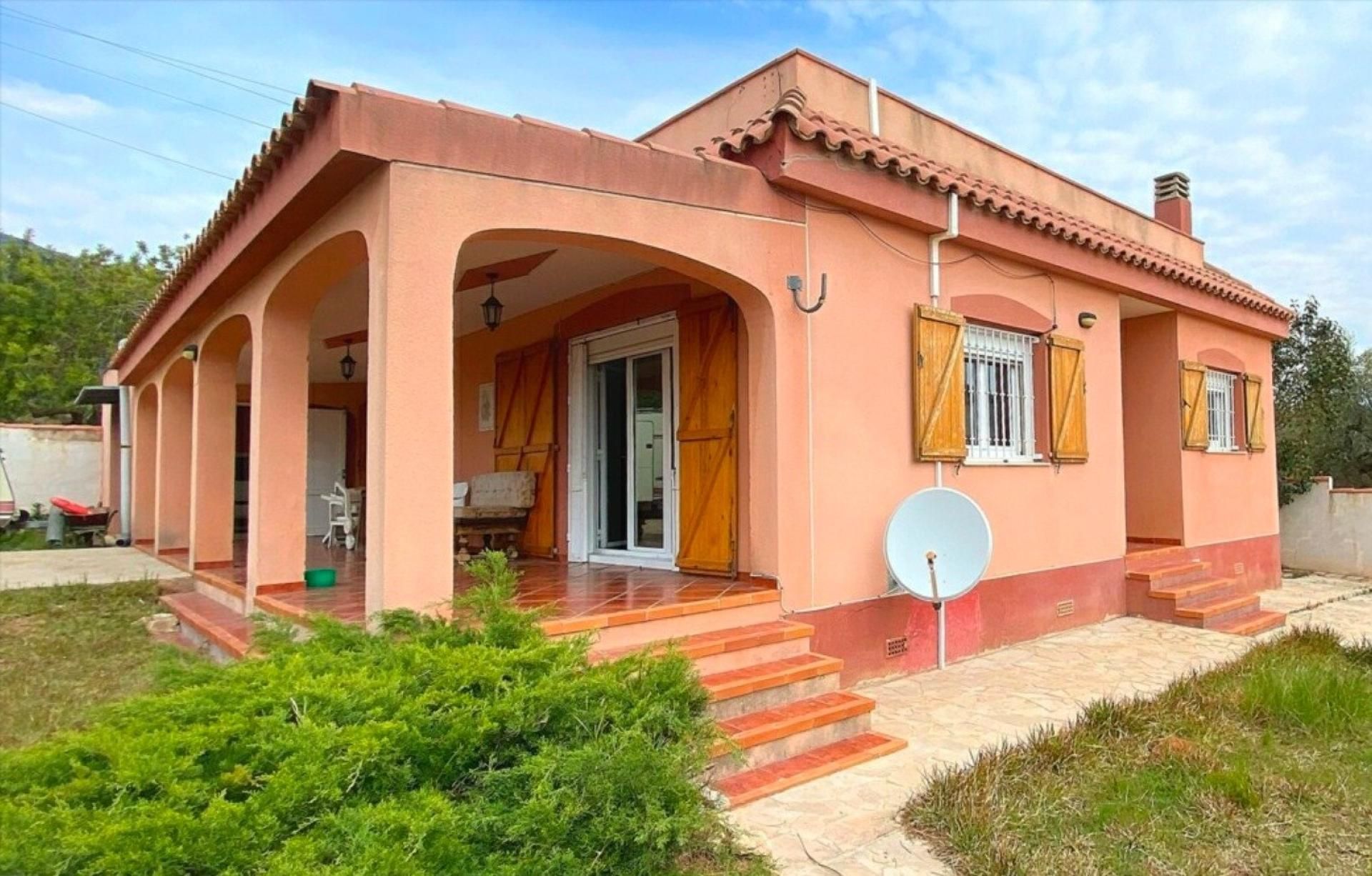 Vista exterior de Casa o xalet en venda en Alcanar amb Calefacció i Terrassa