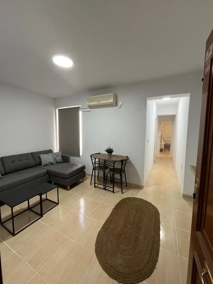 Wohnzimmer von Wohnung zur Miete in Córdoba mit Klimaanlage und Möbliert