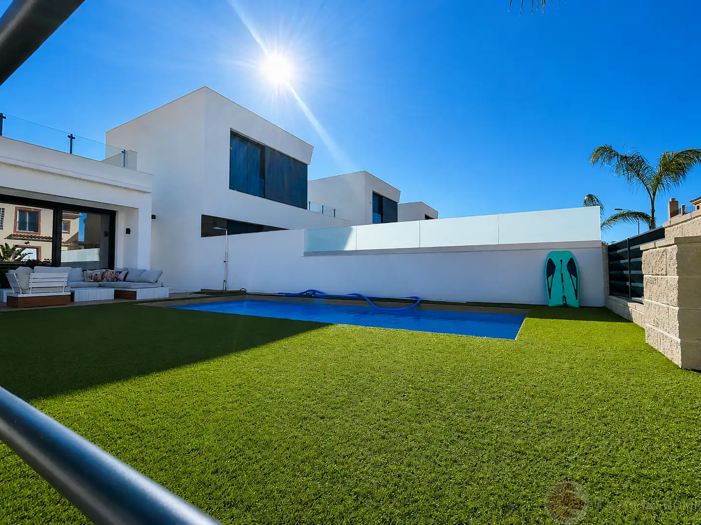 Piscina de Casa o xalet en venda en El Campello amb Aire condicionat, Terrassa i Traster