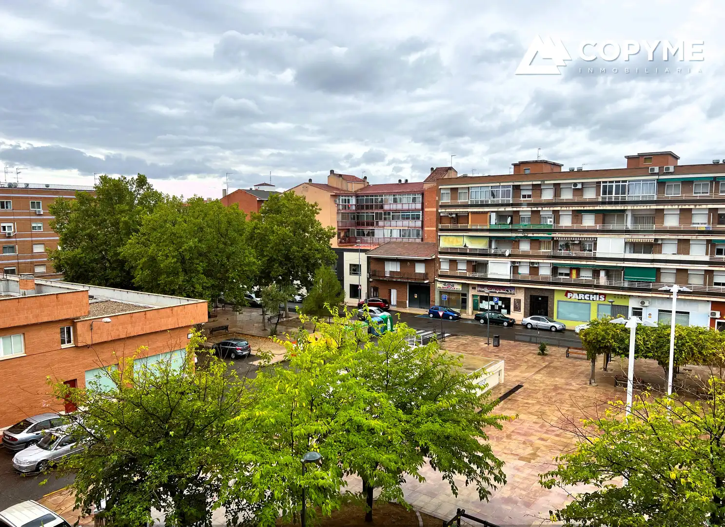Vista exterior de Pis en venda en Torrijos amb Aire condicionat, Terrassa i Moblat
