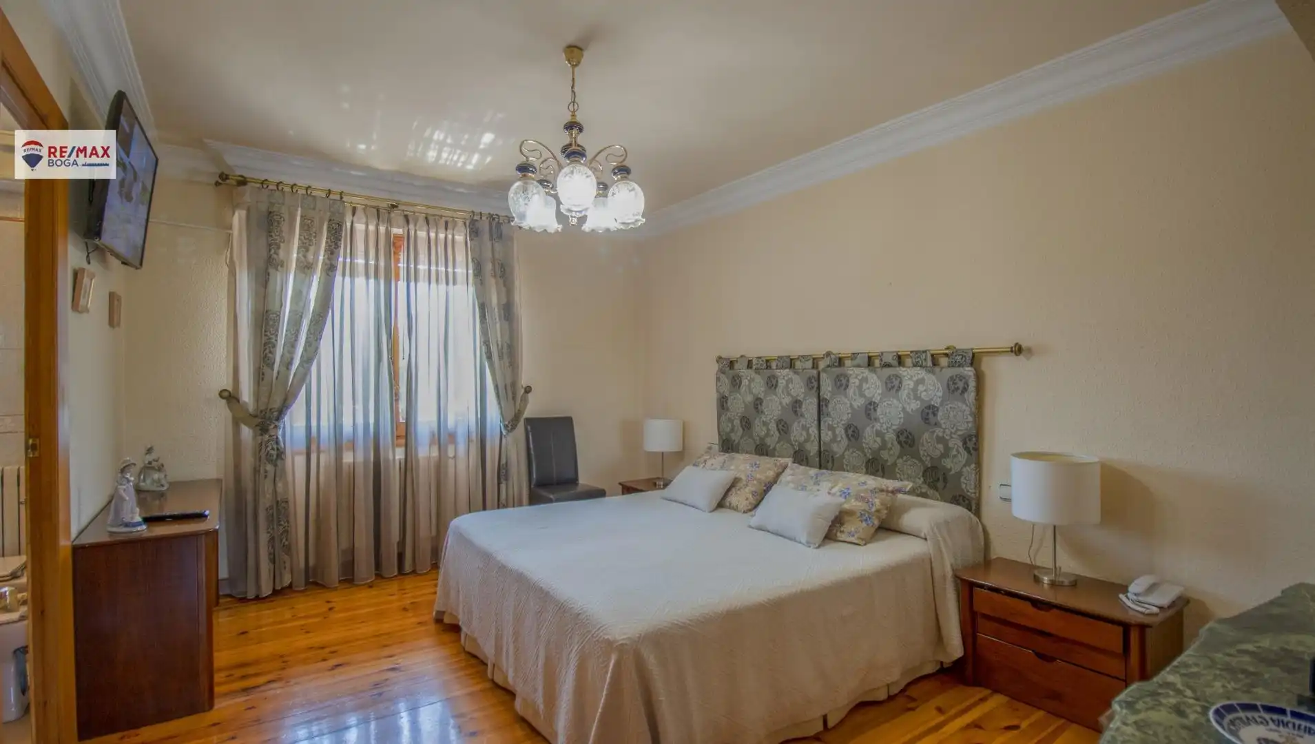 Dormitori de Casa o xalet en venda en Oyón-Oion amb Aire condicionat, Jardí privat i Parquet
