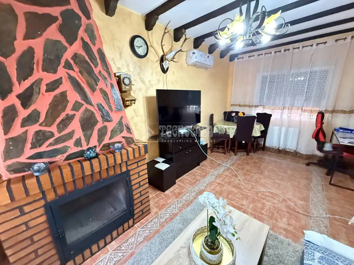 Living room of Houses for sale in Cardiel de los Montes  with Air Conditioner and Heating