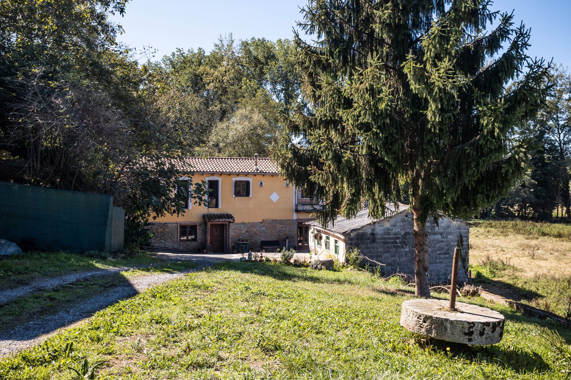 Vista exterior de Casa o xalet en venda en Valle de Mena amb Jardí privat i Terrassa