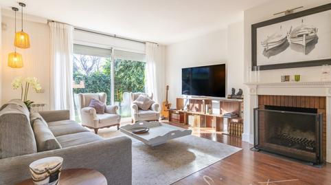 Foto 2 de Casa adosada en venda a Calle Domenec Oristrell, Parc Central, Barcelona