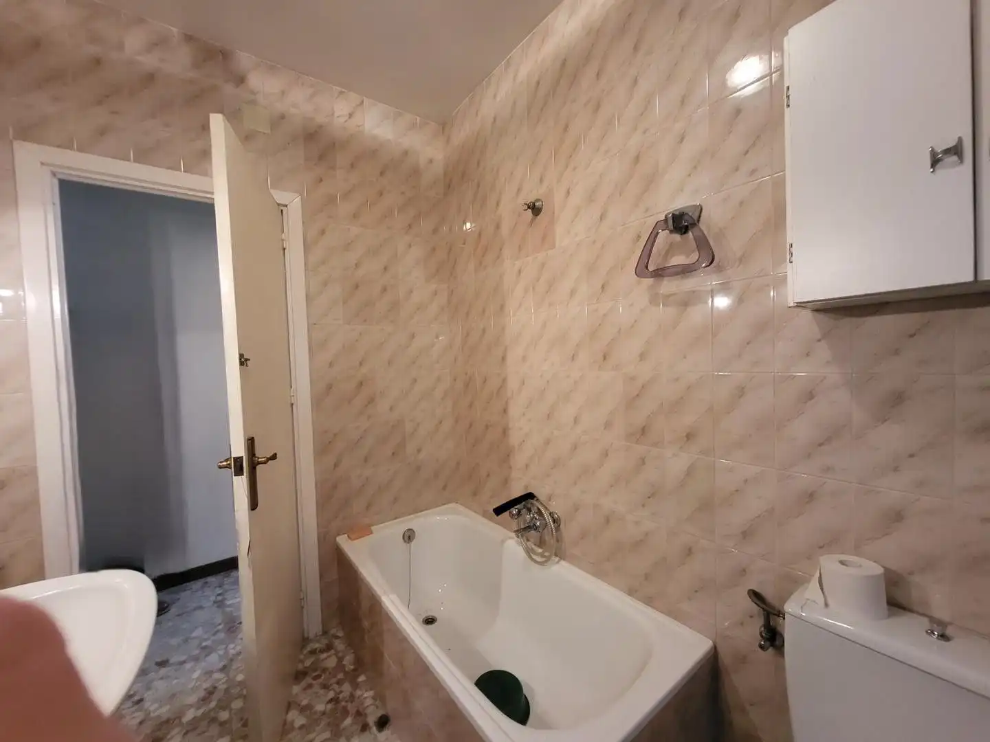 Bany de Casa o xalet en venda en El Picazo   amb Calefacció, Terrassa i Moblat