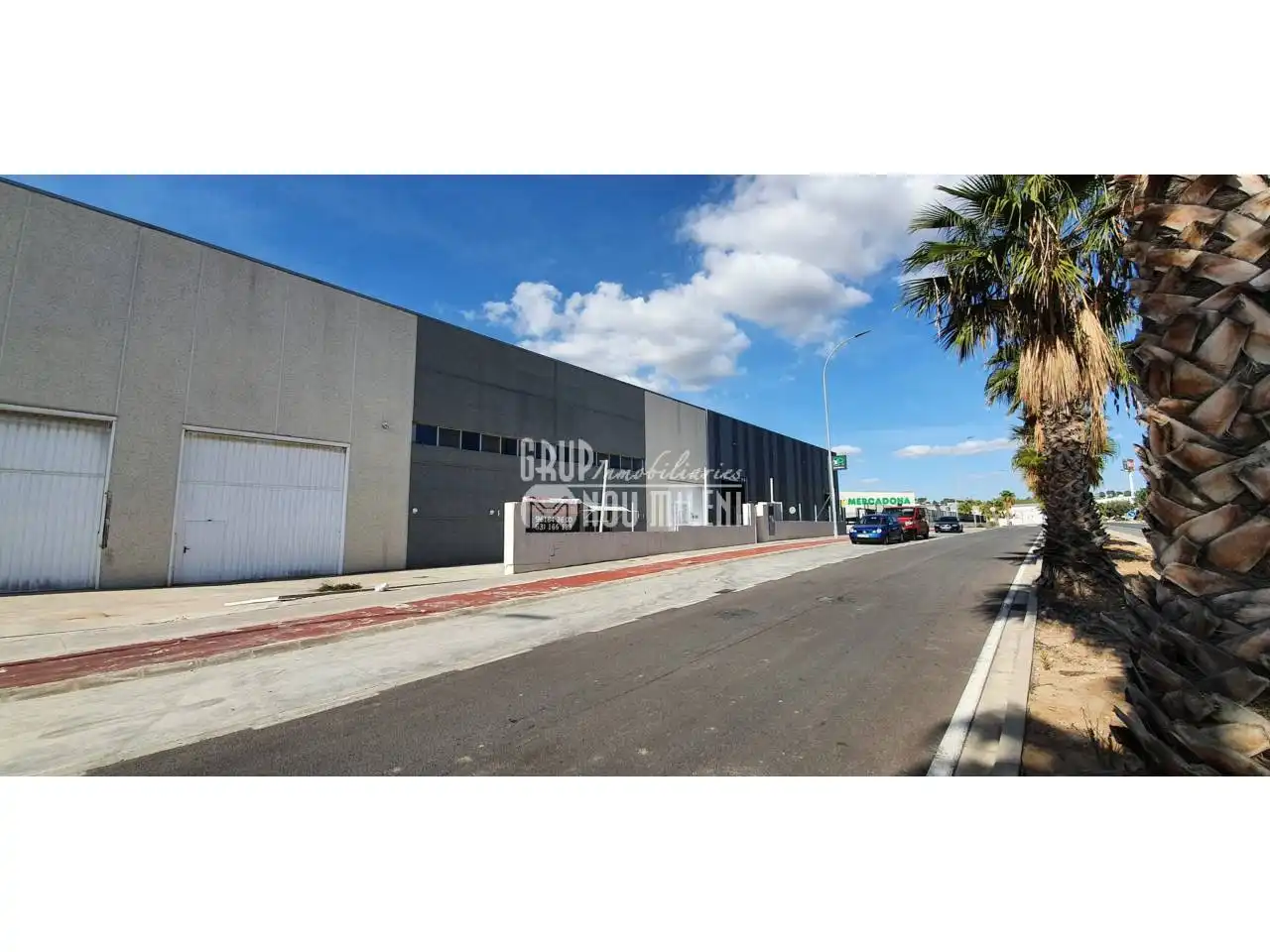 Nau industrial en venda a Montserrat