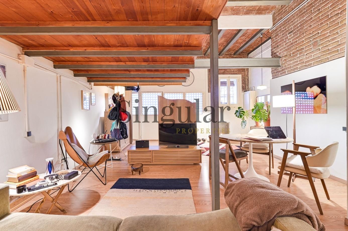 Sala d'estar de Pis en venda en  Barcelona Capital amb Aire condicionat i Parquet