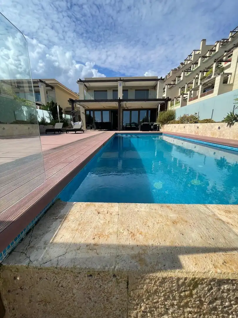 Schwimmbecken von Haus oder Chalet zur Miete in Elche / Elx mit Klimaanlage, Heizung und Privatgarten