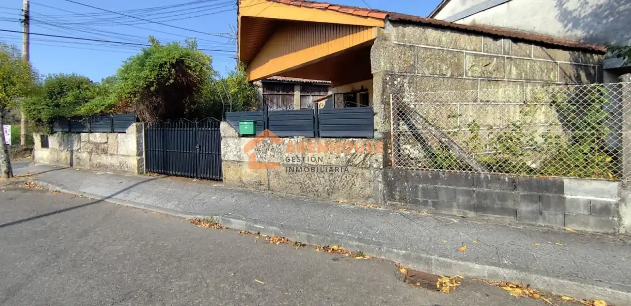 Vista exterior de Casa o chalet en venta en Ourense Capital  con Calefacción, Jardín privado y Trastero