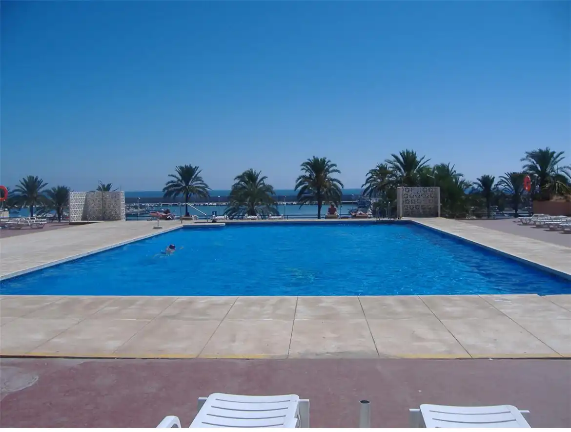 Piscina de Apartament en venda en Fuengirola amb Aire condicionat, Terrassa i Moblat