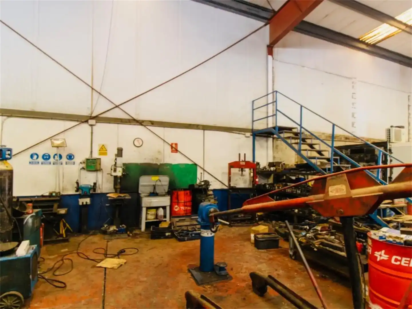 Fabrikhallen zur Miete in Benahadux