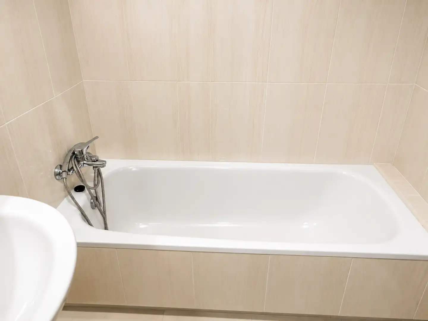 Badezimmer von Wohnung zur Miete in Santander mit Heizung, Terrasse und Abstellraum