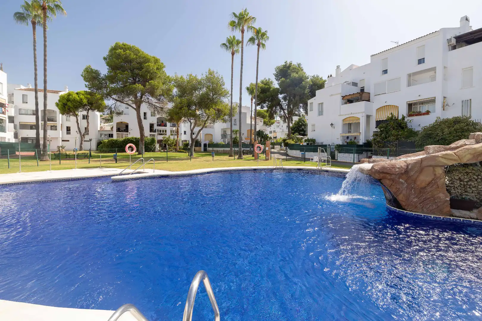 Apartament amb piscina en venda a Elviria - Cabopino