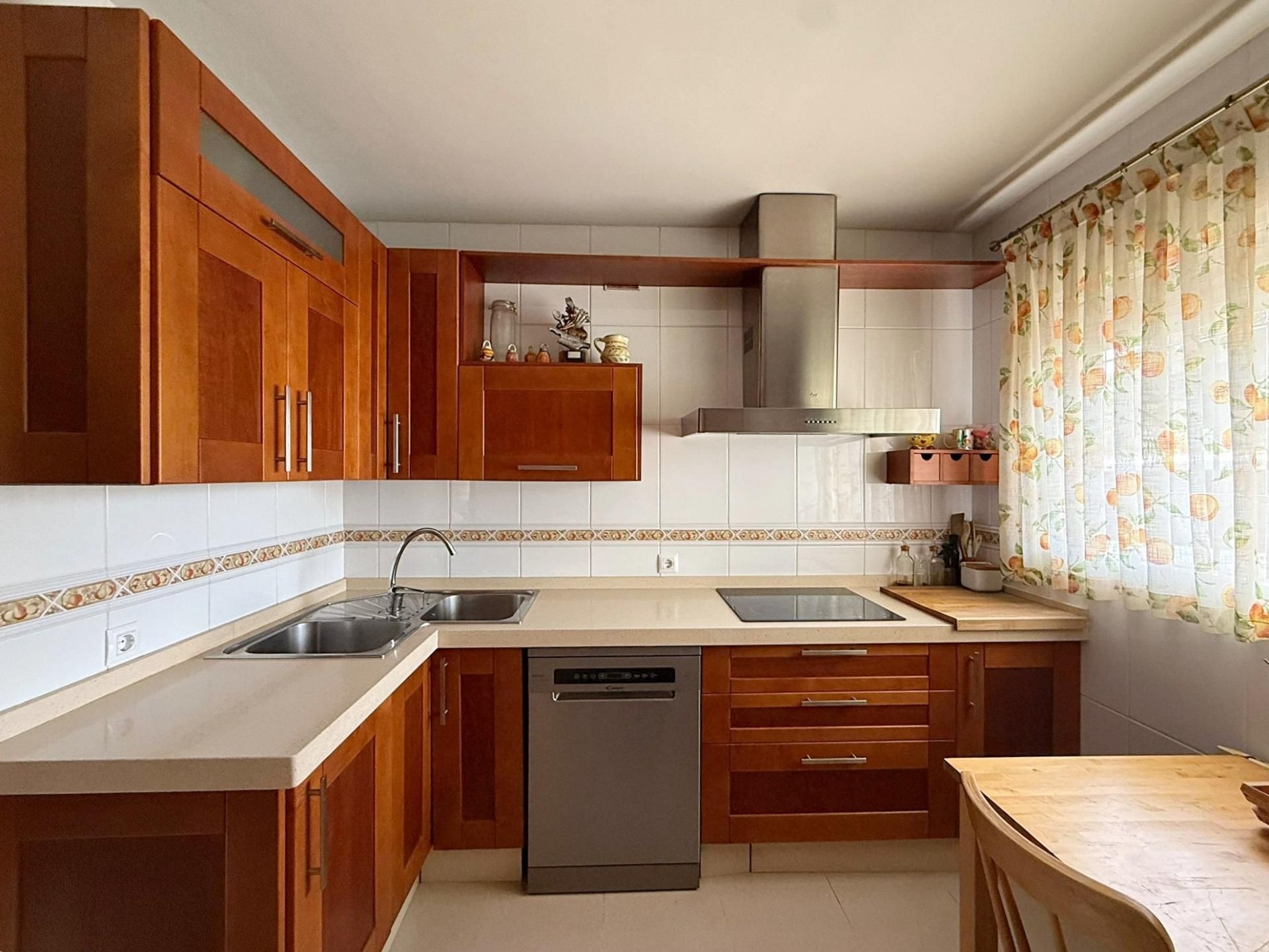 Cuina de Casa o xalet en venda en  Córdoba Capital amb Aire condicionat