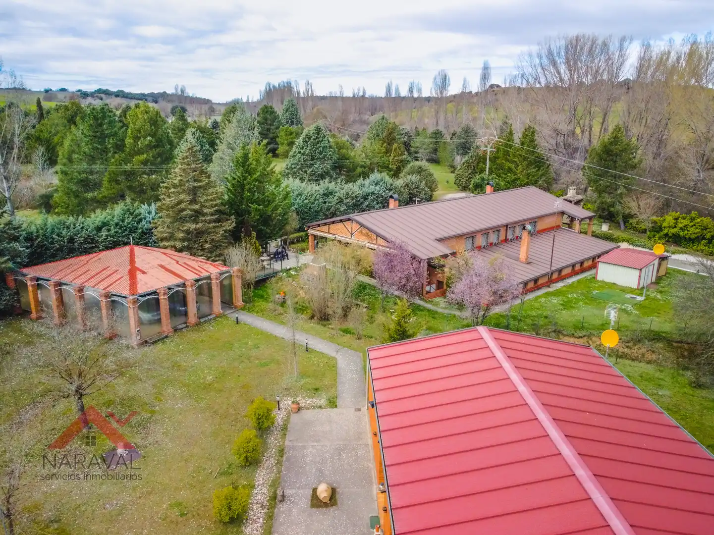 Vista exterior de Casa o xalet en venda en Burgo de Osma - Ciudad de Osma amb Calefacció, Jardí privat i Terrassa