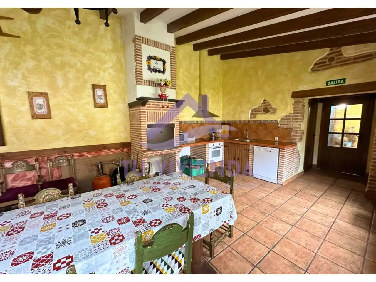 Cocina de Casa o chalet en venta en Bustillo de la Vega con Jardín privado, Piscina y Amueblado