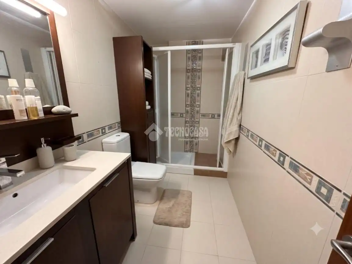 Baño de Piso en venta en Paterna con Aire acondicionado, Calefacción y Balcón