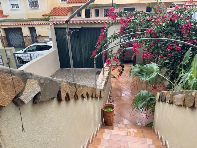 Terrassa de Casa adosada en venda en Algeciras amb Terrassa, Traster i Forn