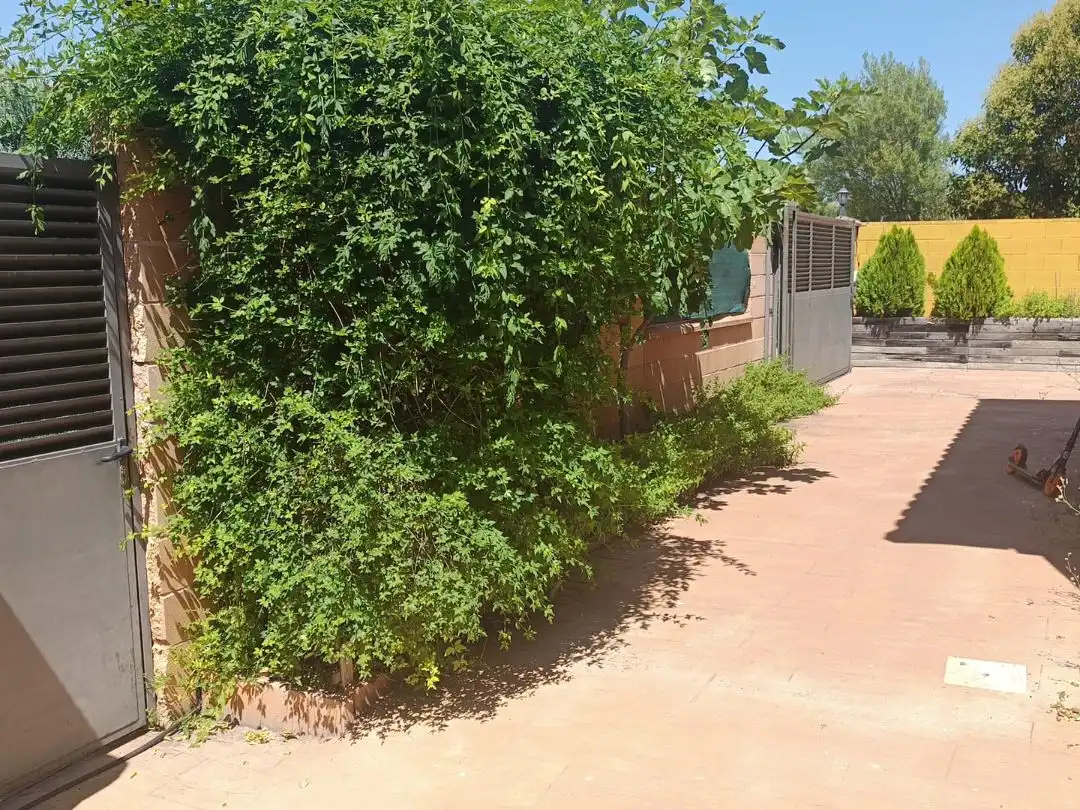 Casa o xalet en venda en Loranca de Tajuña amb Aire condicionat i Piscina