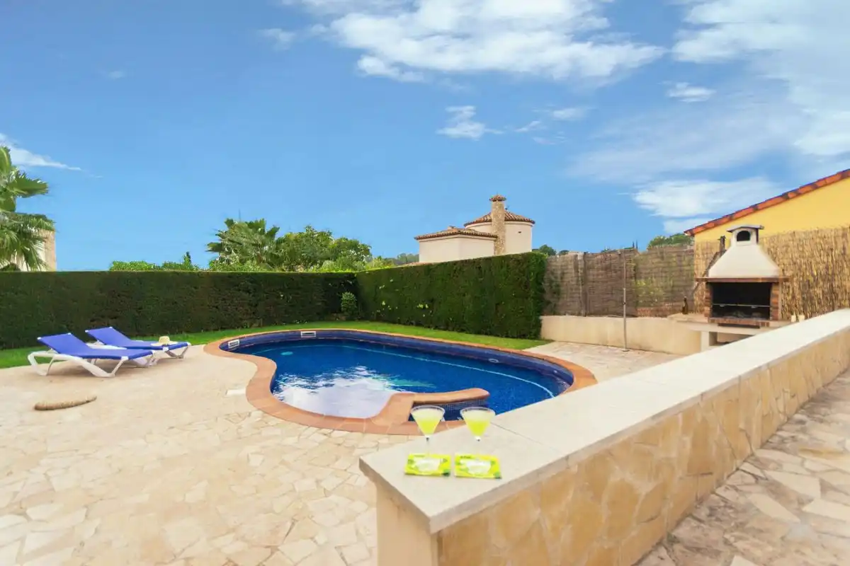 Piscina de Casa o xalet en venda en El Perelló amb Aire condicionat, Calefacció i Jardí privat