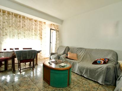 Living room of Flat for sale in  Valencia Capital  with Furnished and Balcony
