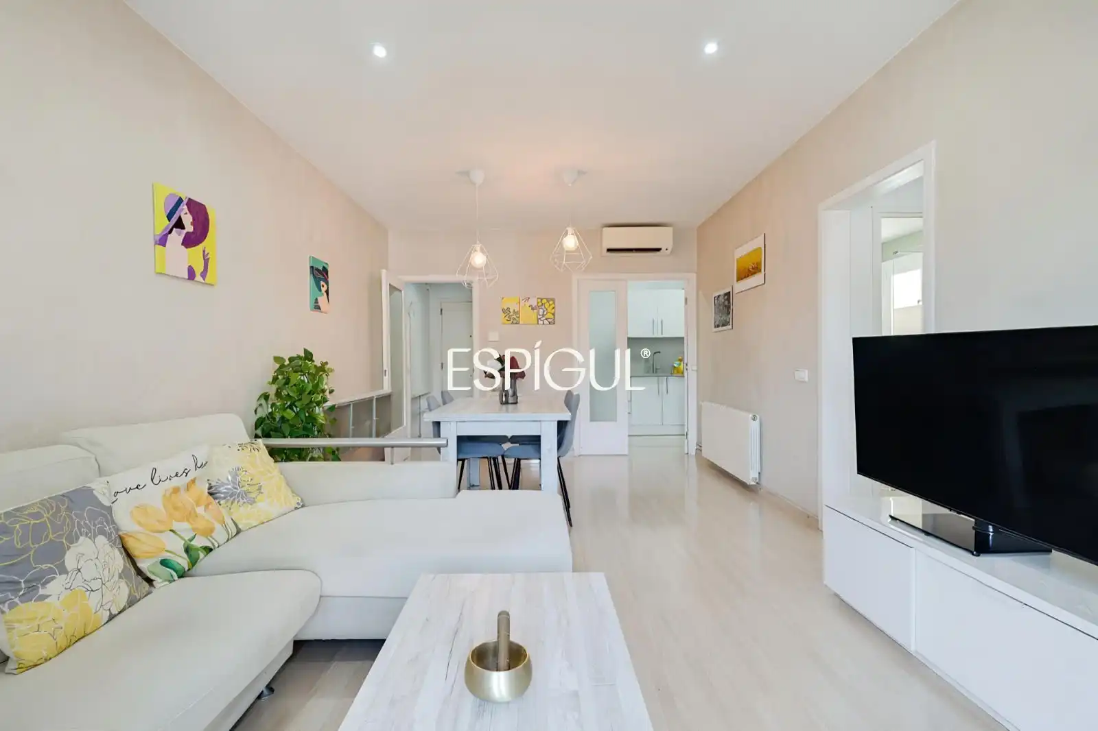 Living room of Flat for sale in Castell d'Aro, Platja d'Aro i s'Agaró  with Air Conditioner, Heating and Parquet flooring
